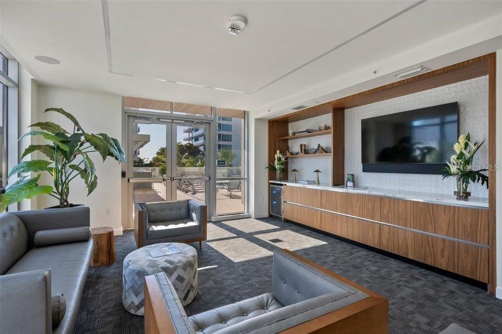 For Sale: $5,995,000 (4 beds, 4 baths, 3576 Square Feet)