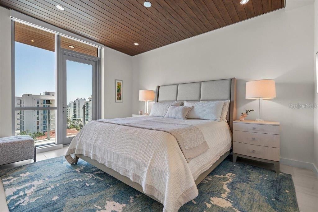 For Sale: $5,995,000 (4 beds, 4 baths, 3576 Square Feet)