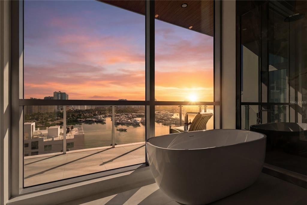 For Sale: $5,995,000 (4 beds, 4 baths, 3576 Square Feet)