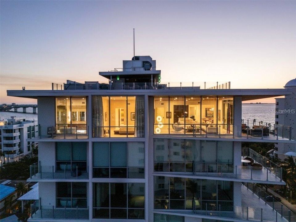 For Sale: $5,995,000 (4 beds, 4 baths, 3576 Square Feet)