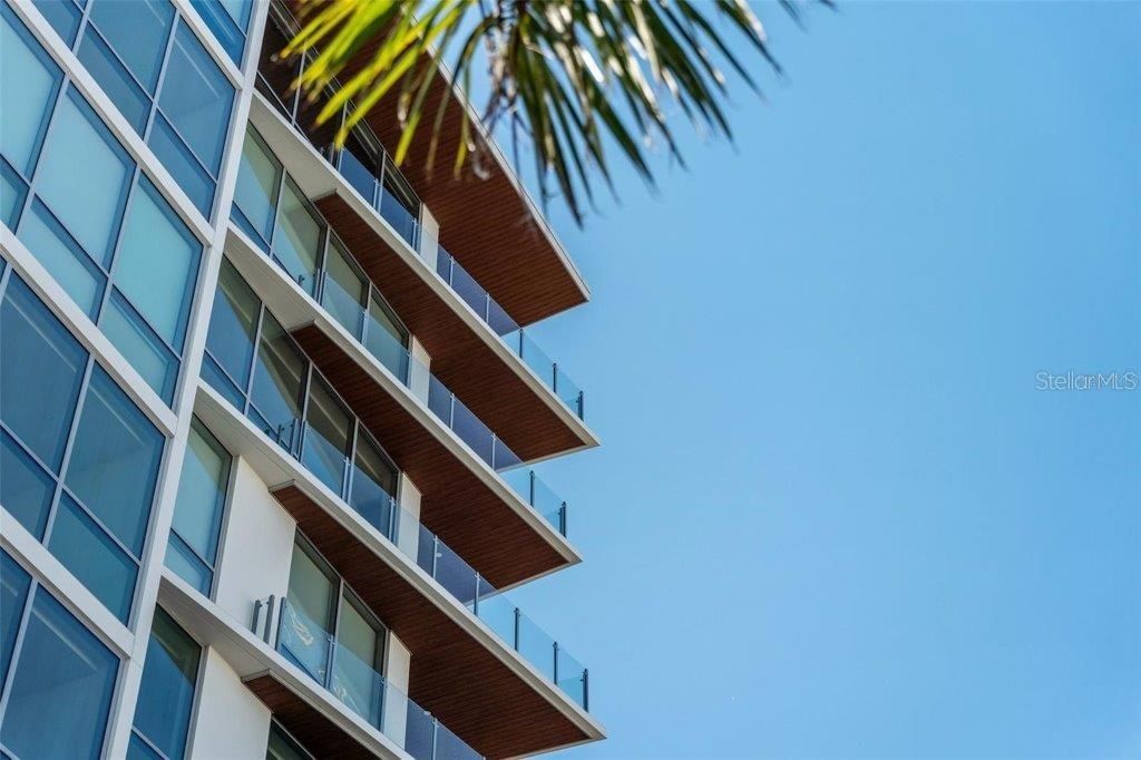 For Sale: $5,995,000 (4 beds, 4 baths, 3576 Square Feet)