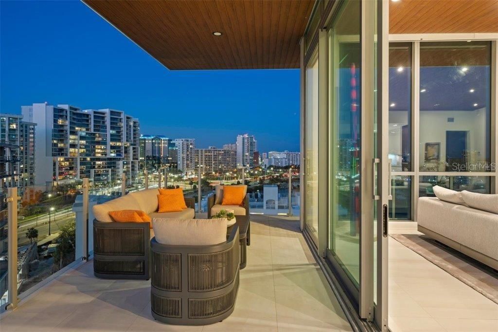 For Sale: $5,995,000 (4 beds, 4 baths, 3576 Square Feet)