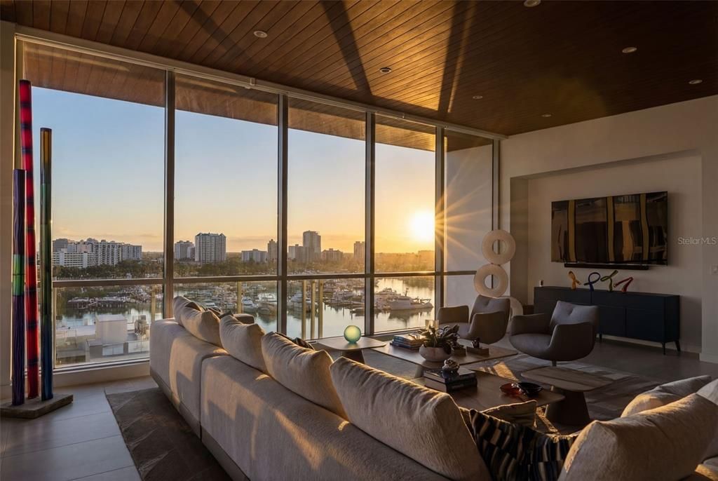 For Sale: $5,995,000 (4 beds, 4 baths, 3576 Square Feet)