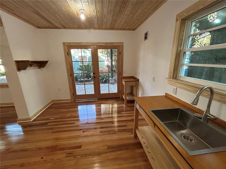 En Venta: $725,000 (4 camas, 3 baños, 2910 Pies cuadrados)