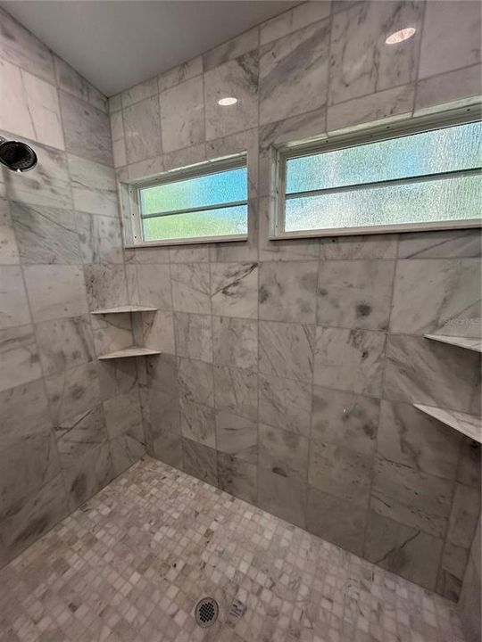 En Venta: $725,000 (4 camas, 3 baños, 2910 Pies cuadrados)