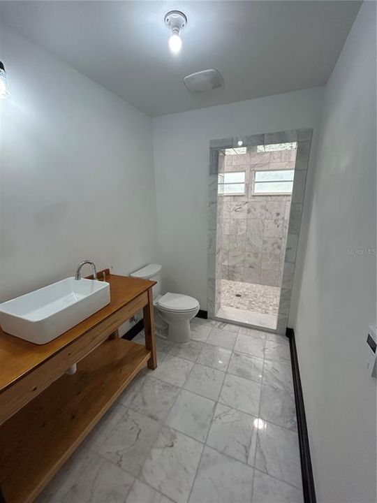 En Venta: $725,000 (4 camas, 3 baños, 2910 Pies cuadrados)