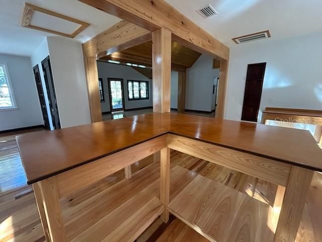 En Venta: $725,000 (4 camas, 3 baños, 2910 Pies cuadrados)