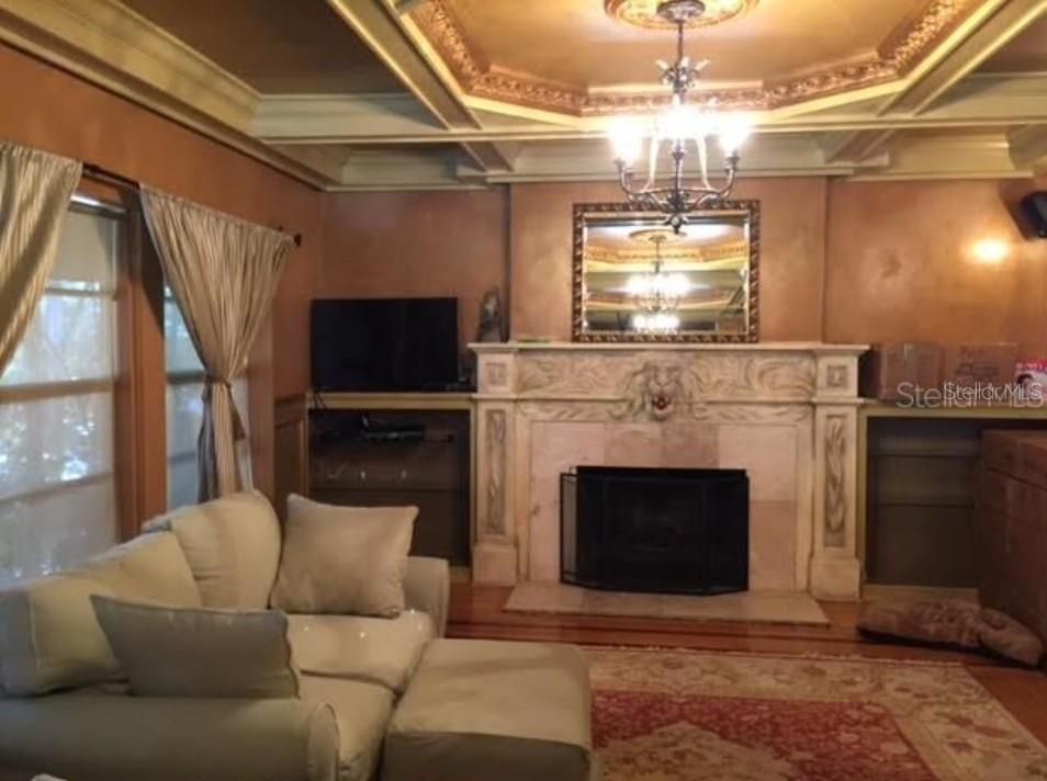 На продажу: $4,295,000 (3 спален, 2 ванн, 2550 Квадратных фут)