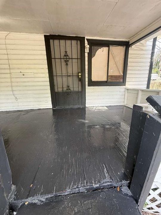For Rent: $1,300 (5 beds, 1 baths, 1500 Square Feet)
