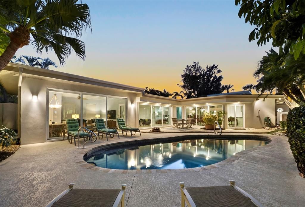 Activo con contrato: $1,700,000 (3 camas, 3 baños, 2984 Pies cuadrados)