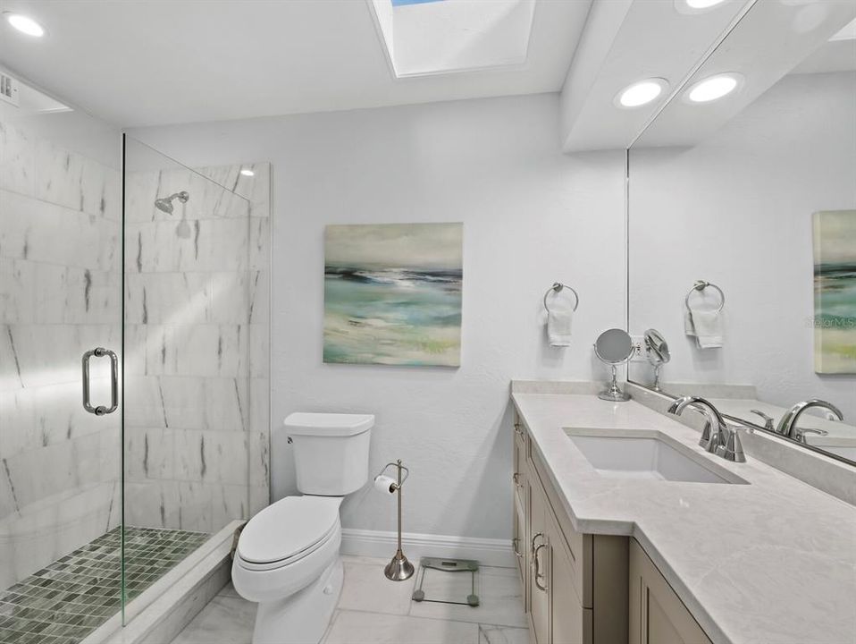 Activo con contrato: $1,700,000 (3 camas, 3 baños, 2984 Pies cuadrados)