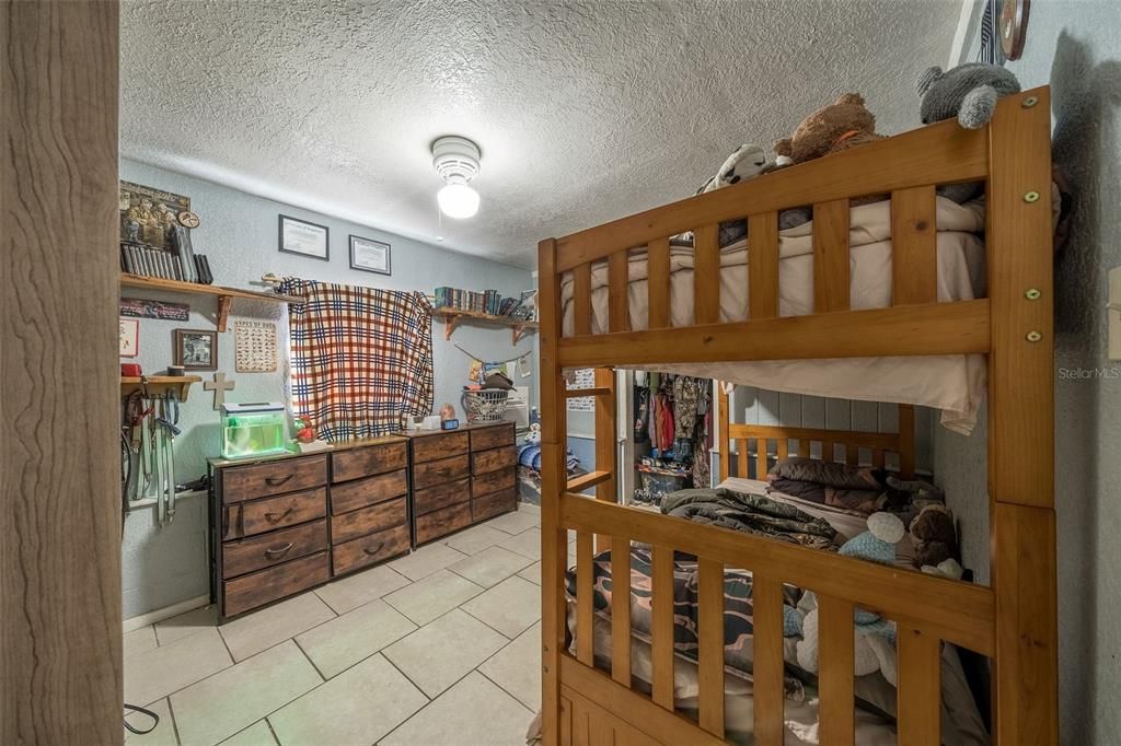 En Venta: $374,900 (5 camas, 0 baños, 2549 Pies cuadrados)