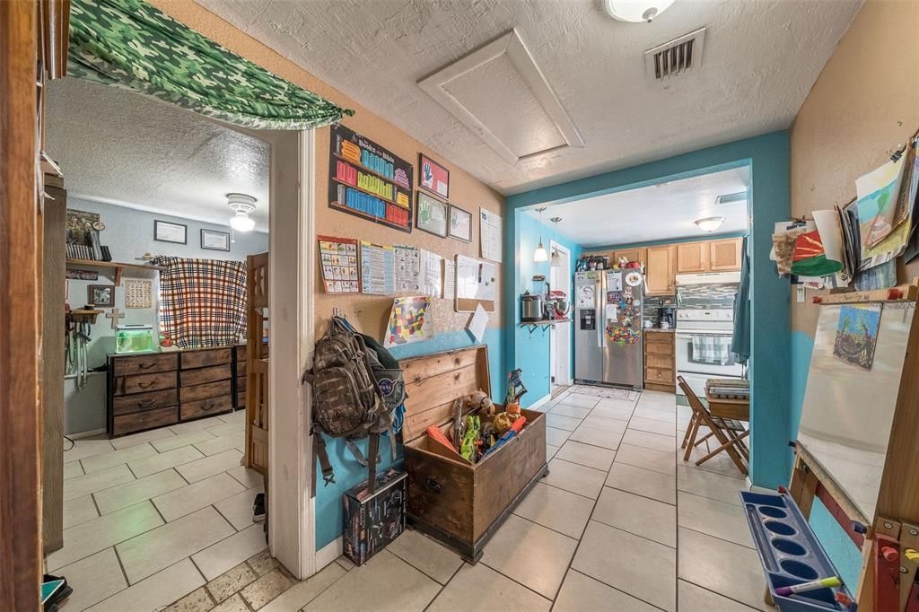 En Venta: $374,900 (5 camas, 0 baños, 2549 Pies cuadrados)