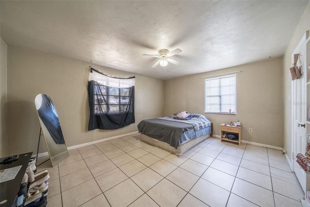 En Venta: $374,900 (5 camas, 0 baños, 2549 Pies cuadrados)