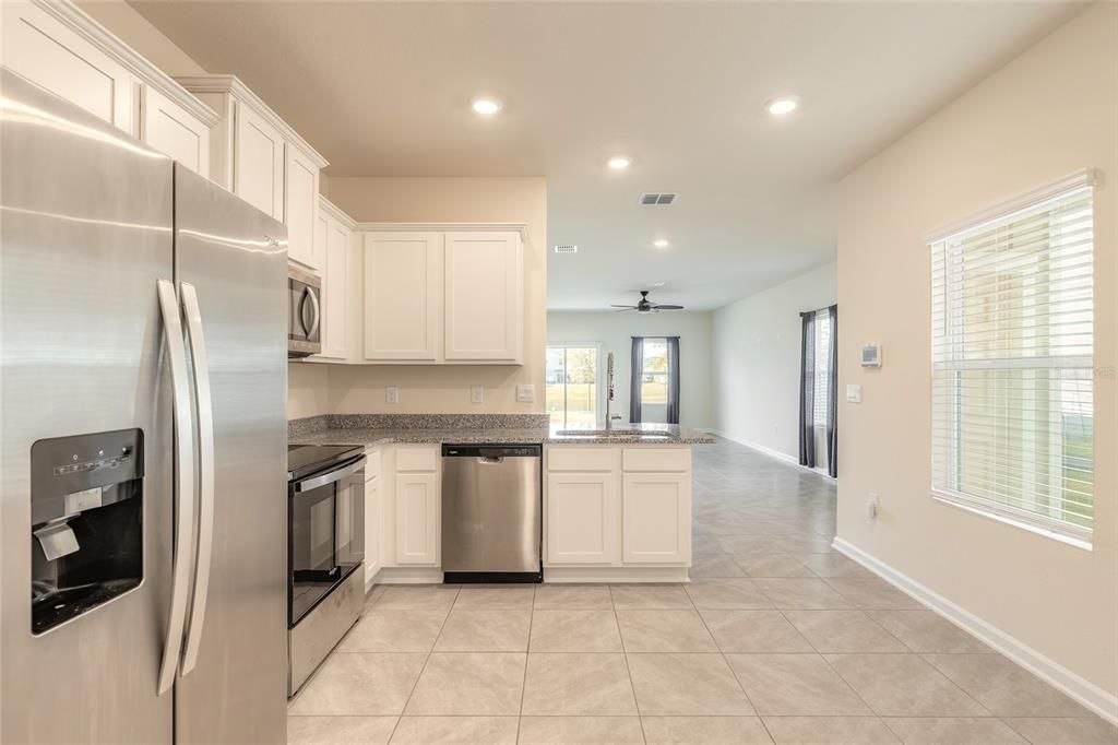 На продажу: $314,990 (3 спален, 2 ванн, 1502 Квадратных фут)