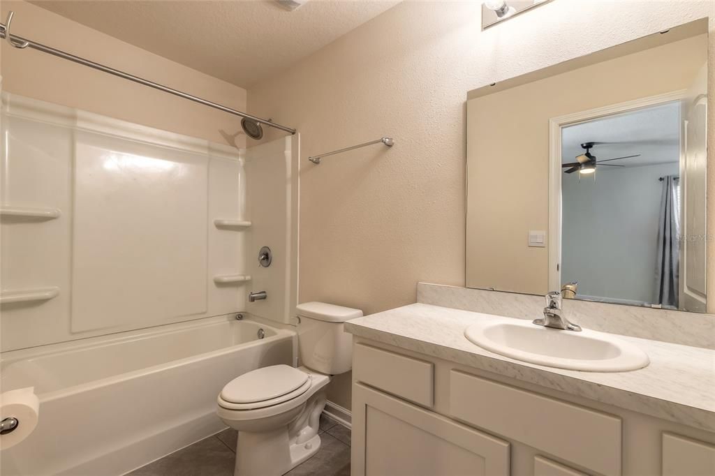 На продажу: $314,990 (3 спален, 2 ванн, 1502 Квадратных фут)