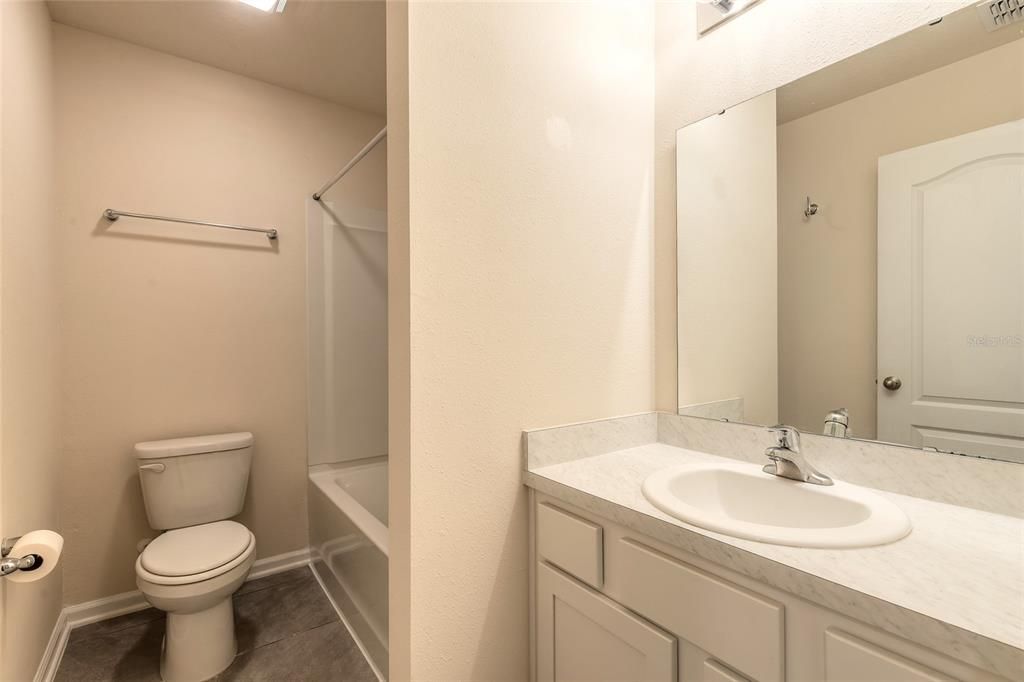 На продажу: $314,990 (3 спален, 2 ванн, 1502 Квадратных фут)