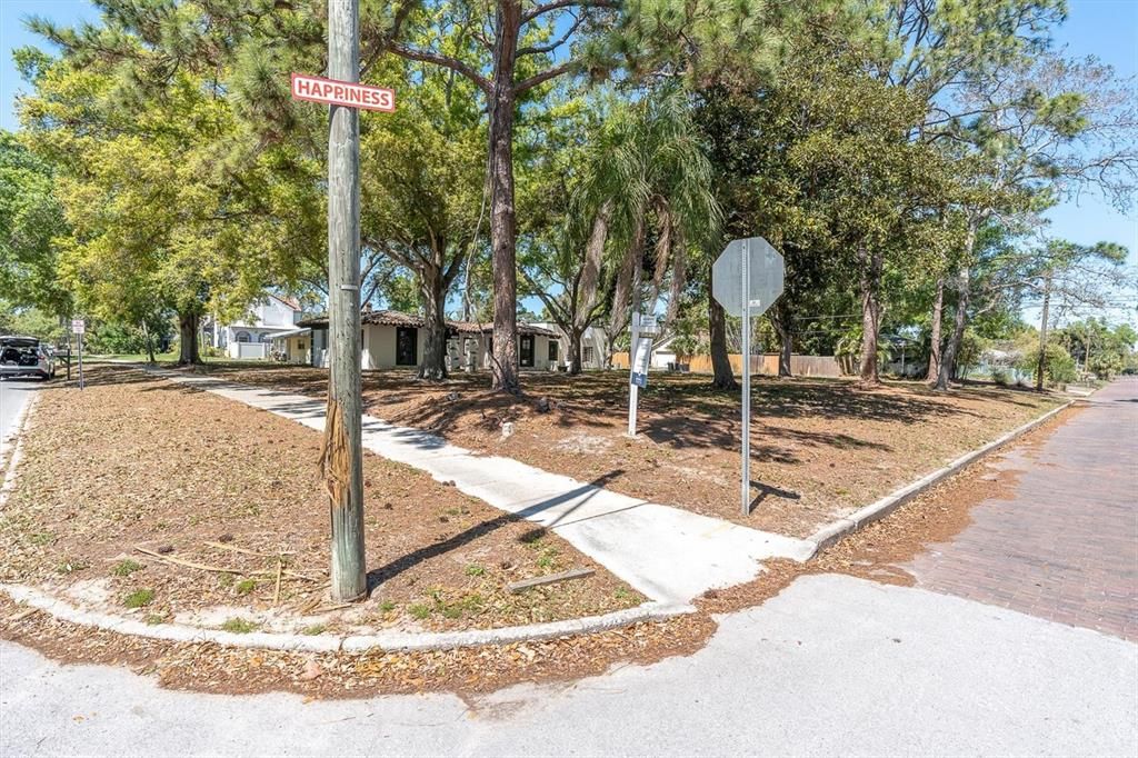 For Sale: $325,000 (0.19 acres)