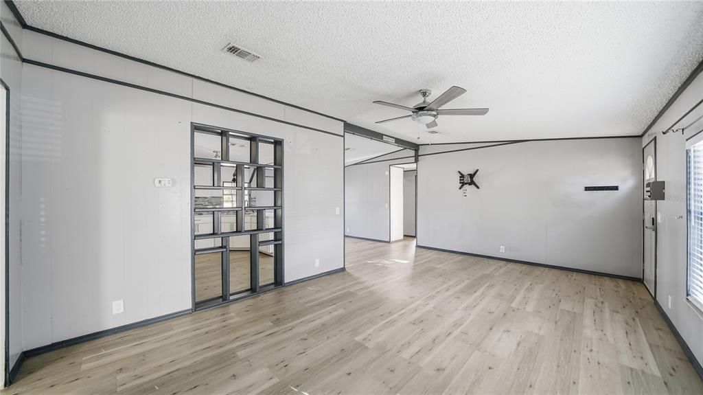 待售: $265,000 (3 贝兹, 2 浴室, 1568 平方英尺)