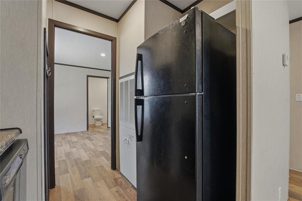 合同活跃: $149,900 (3 贝兹, 2 浴室, 924 平方英尺)