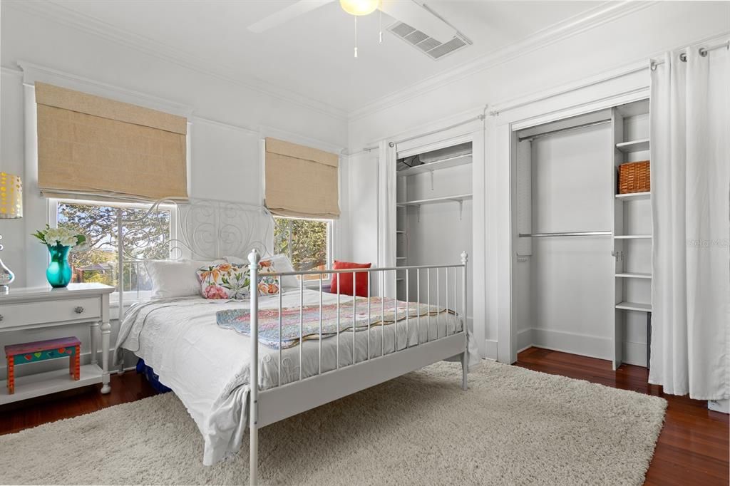 Activo con contrato: $1,985,000 (5 camas, 3 baños, 2960 Pies cuadrados)
