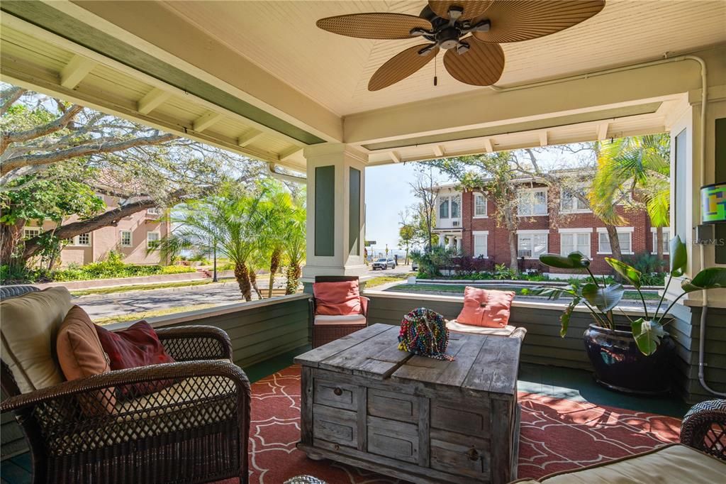 Activo con contrato: $1,985,000 (5 camas, 3 baños, 2960 Pies cuadrados)