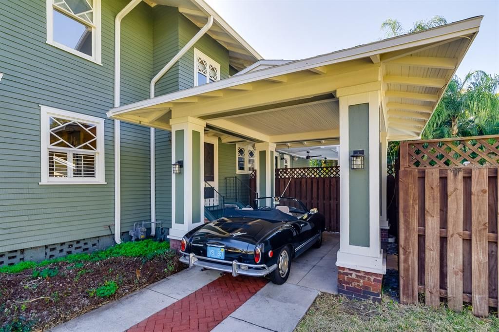 Activo con contrato: $1,985,000 (5 camas, 3 baños, 2960 Pies cuadrados)