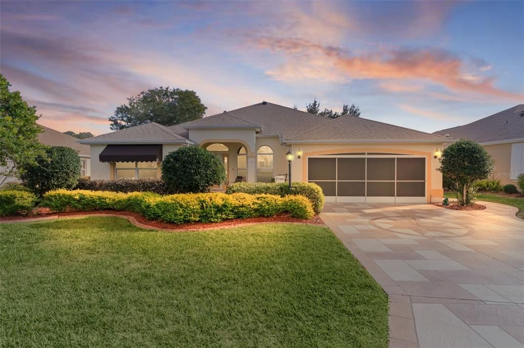 For Sale: $665,000 (3 beds, 2 baths, 2594 Square Feet)