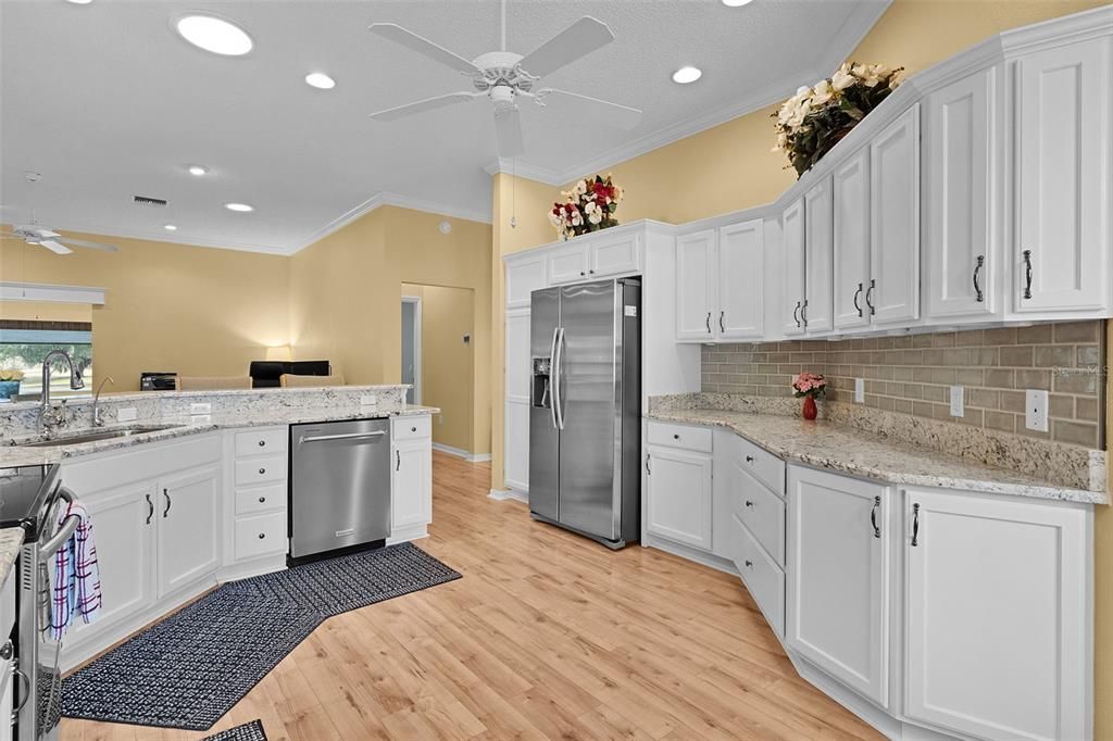 For Sale: $665,000 (3 beds, 2 baths, 2594 Square Feet)