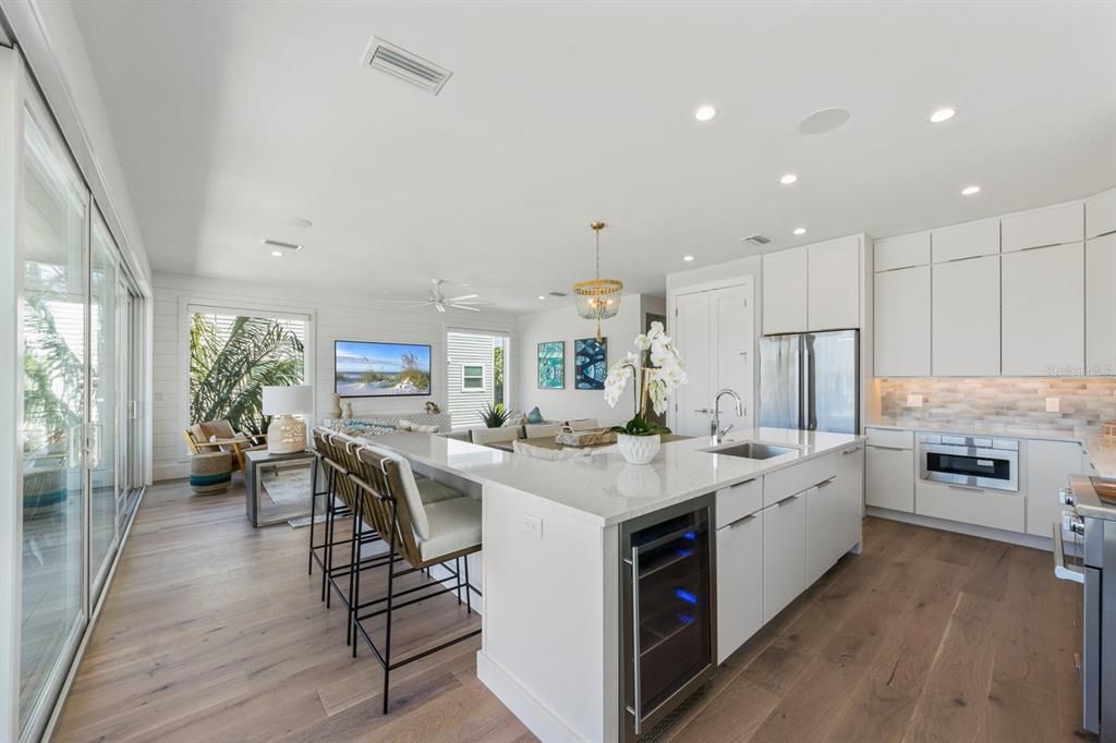 For Sale: $3,895,000 (4 beds, 4 baths, 2091 Square Feet)