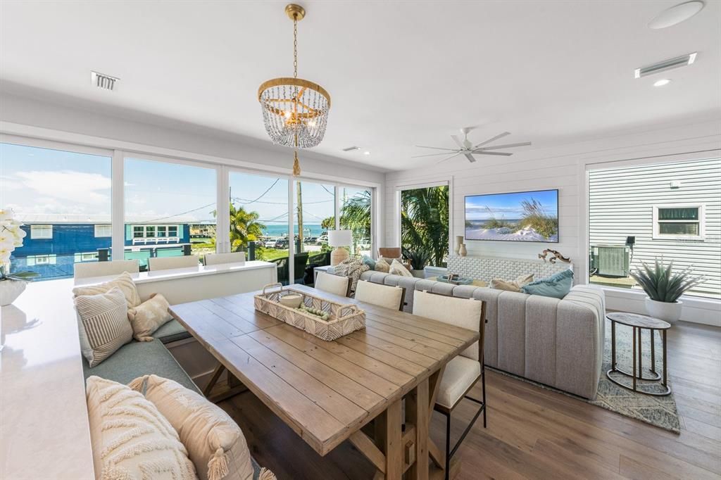 For Sale: $3,895,000 (4 beds, 4 baths, 2091 Square Feet)