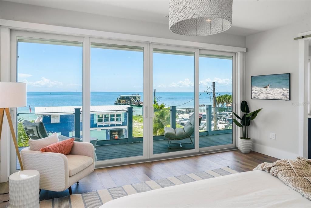 For Sale: $3,895,000 (4 beds, 4 baths, 2091 Square Feet)