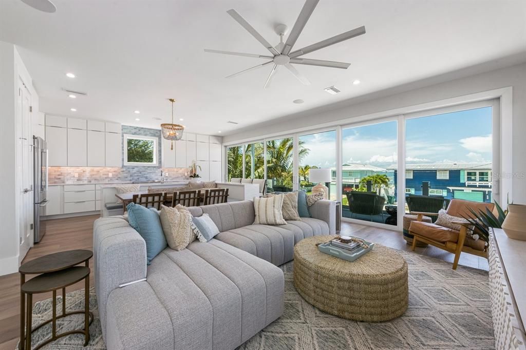For Sale: $3,895,000 (4 beds, 4 baths, 2091 Square Feet)