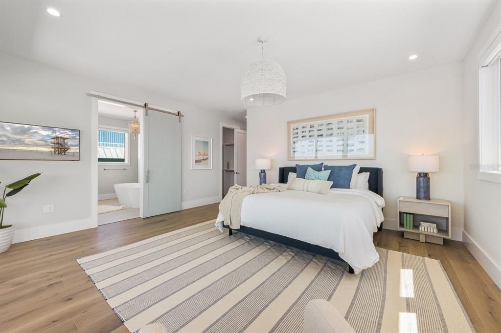 For Sale: $3,895,000 (4 beds, 4 baths, 2091 Square Feet)