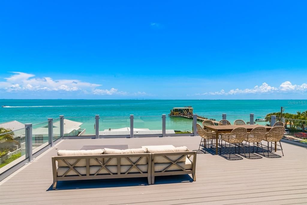 For Sale: $3,895,000 (4 beds, 4 baths, 2091 Square Feet)