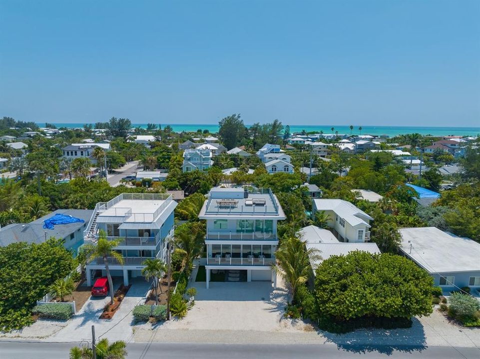 For Sale: $3,895,000 (4 beds, 4 baths, 2091 Square Feet)