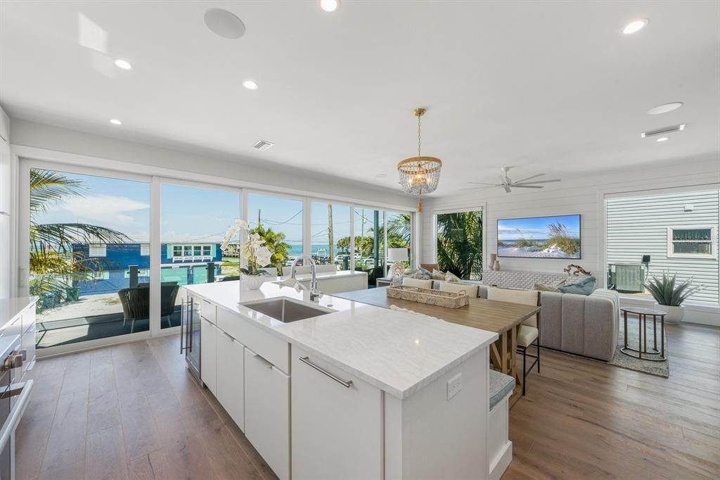 For Sale: $3,895,000 (4 beds, 4 baths, 2091 Square Feet)