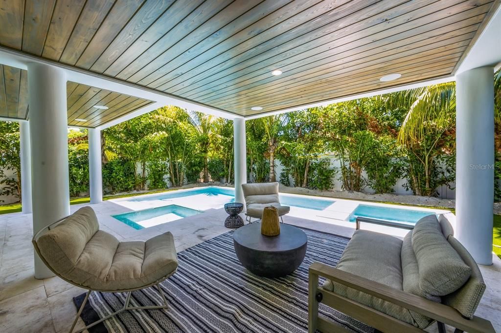 For Sale: $3,895,000 (4 beds, 4 baths, 2091 Square Feet)