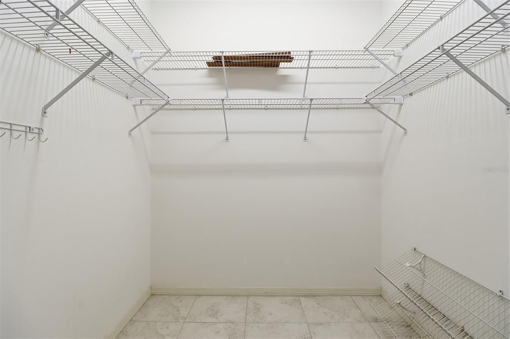 На продажу: $359,900 (3 спален, 2 ванн, 2350 Квадратных фут)