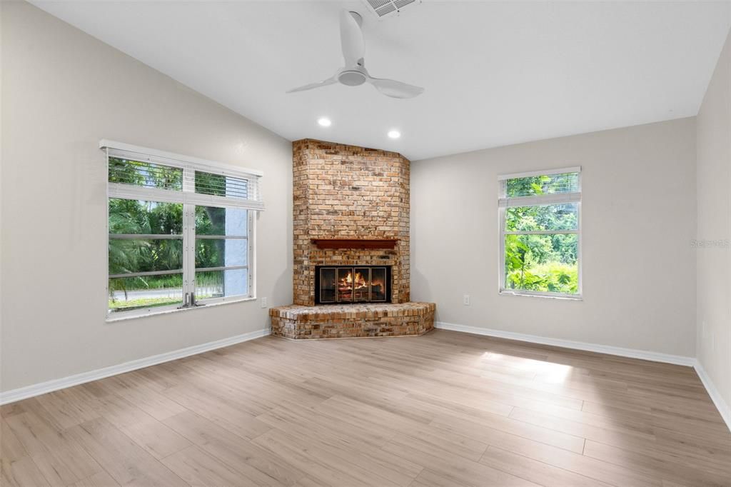 For Sale: $499,000 (4 beds, 2 baths, 2366 Square Feet)