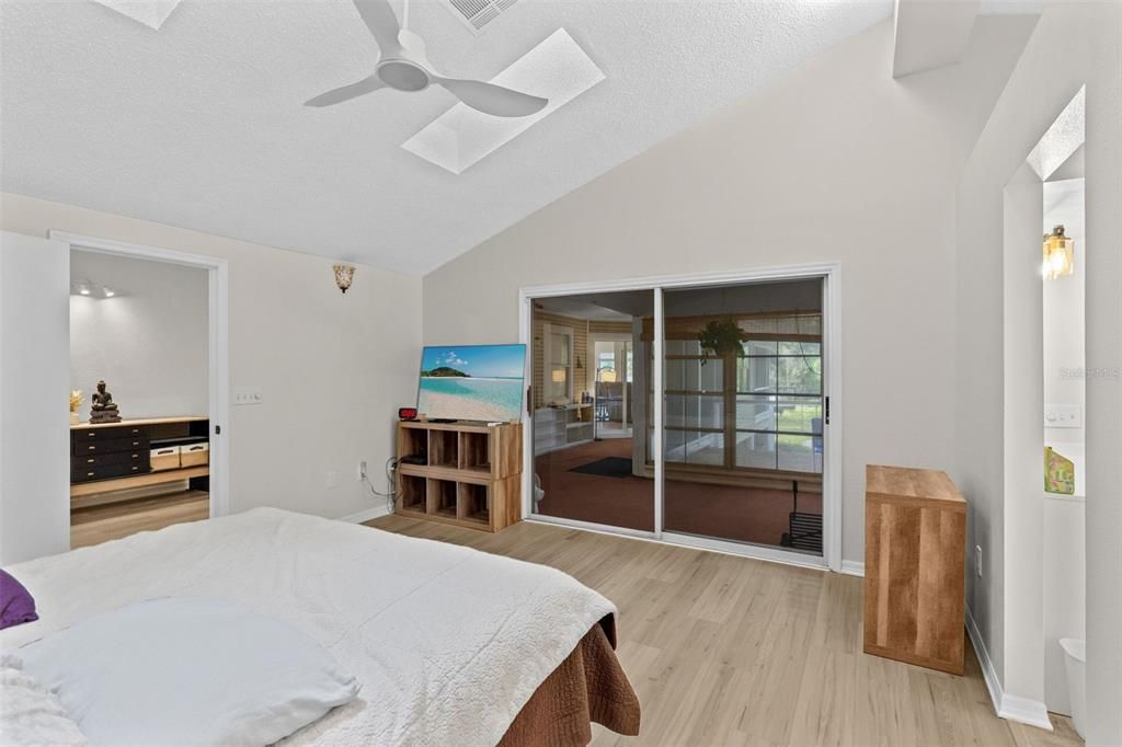 For Sale: $499,000 (4 beds, 2 baths, 2366 Square Feet)