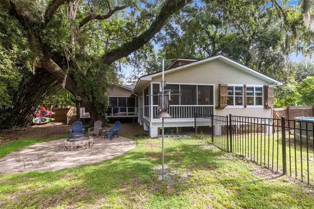 For Sale: $499,000 (4 beds, 2 baths, 2366 Square Feet)