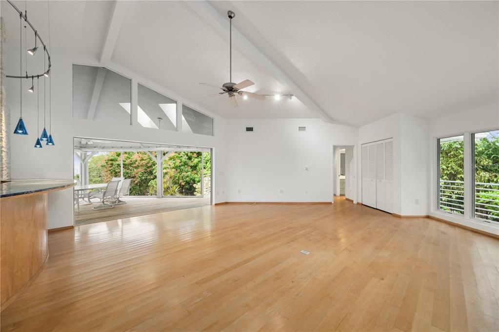 En Venta: $1,235,000 (3 camas, 2 baños, 1687 Pies cuadrados)