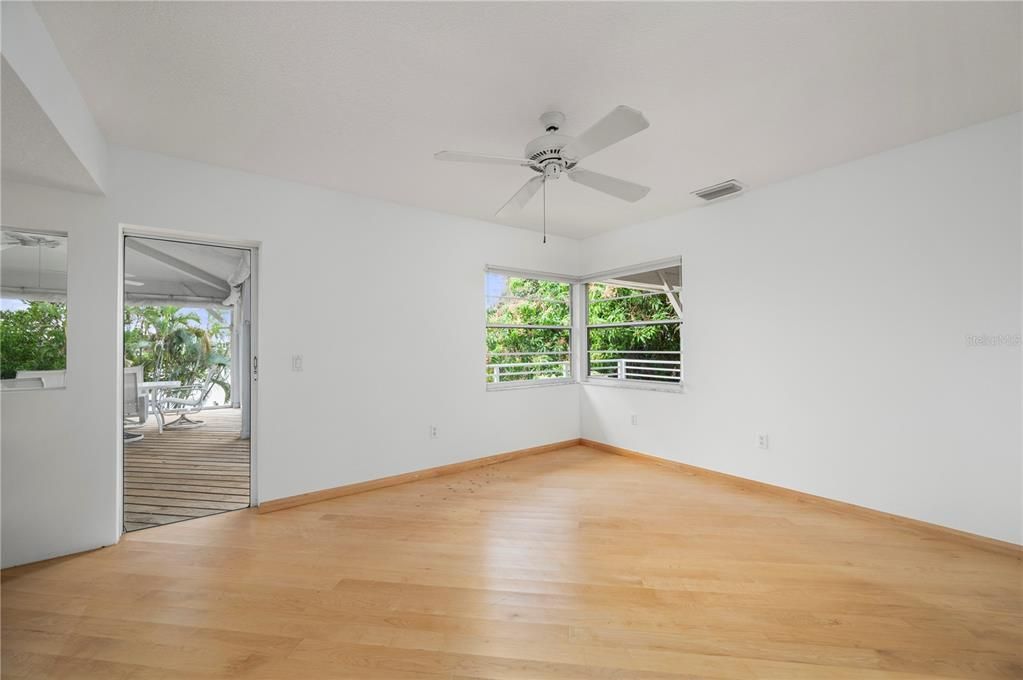 En Venta: $1,235,000 (3 camas, 2 baños, 1687 Pies cuadrados)