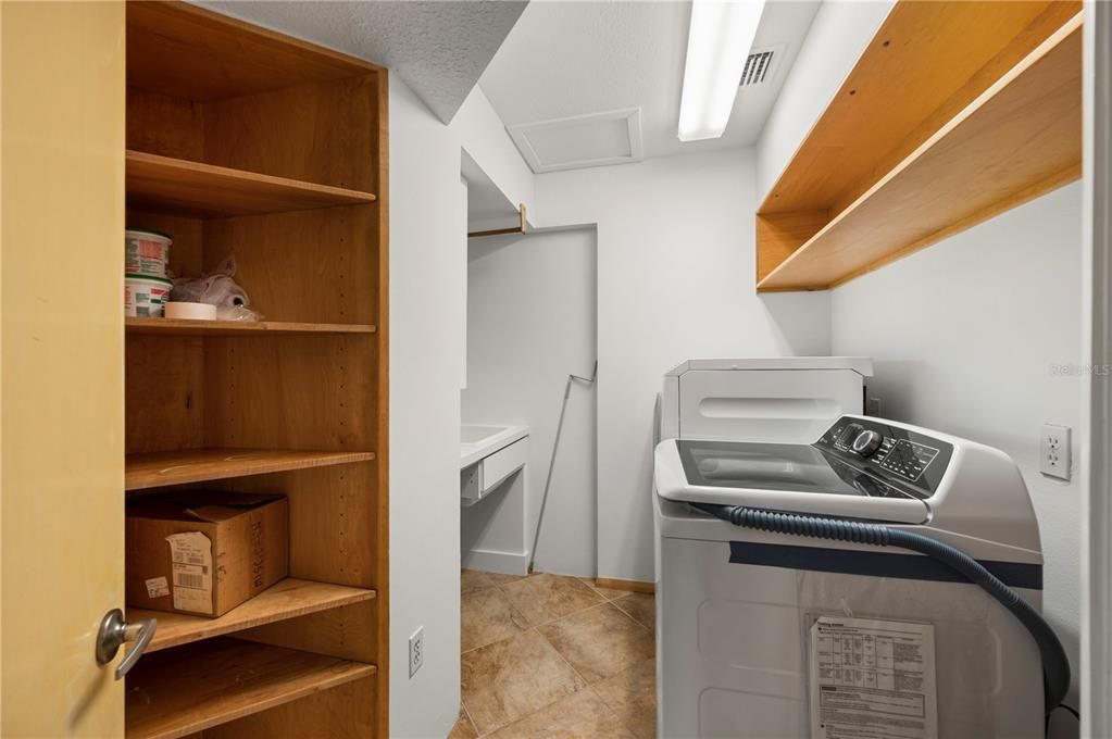En Venta: $1,235,000 (3 camas, 2 baños, 1687 Pies cuadrados)