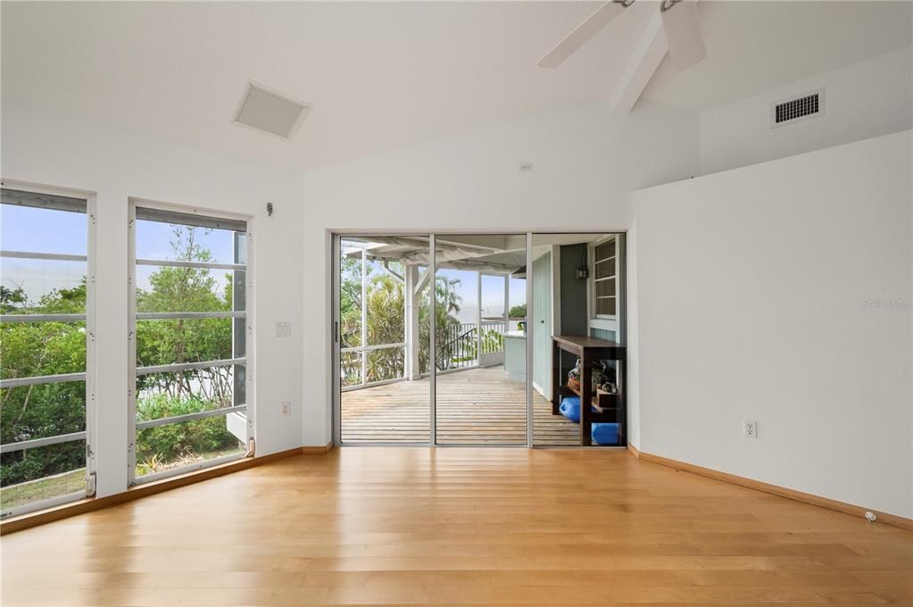 En Venta: $1,235,000 (3 camas, 2 baños, 1687 Pies cuadrados)