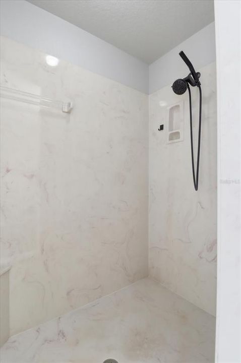 На продажу: $299,900 (3 спален, 2 ванн, 1554 Квадратных фут)