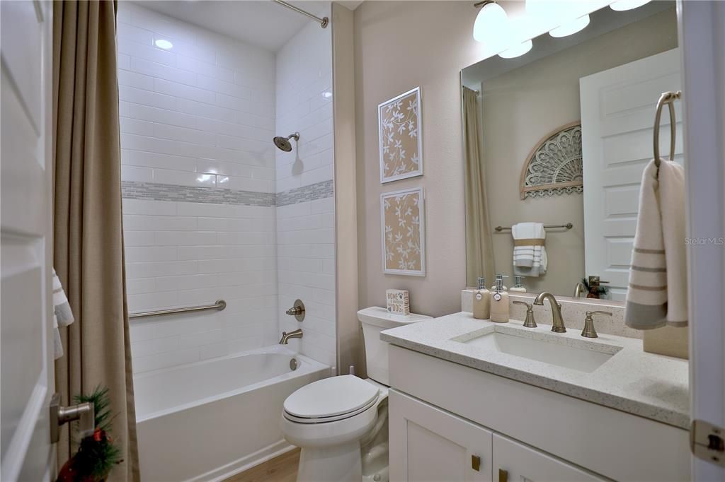 En Venta: $789,000 (3 camas, 3 baños, 2307 Pies cuadrados)