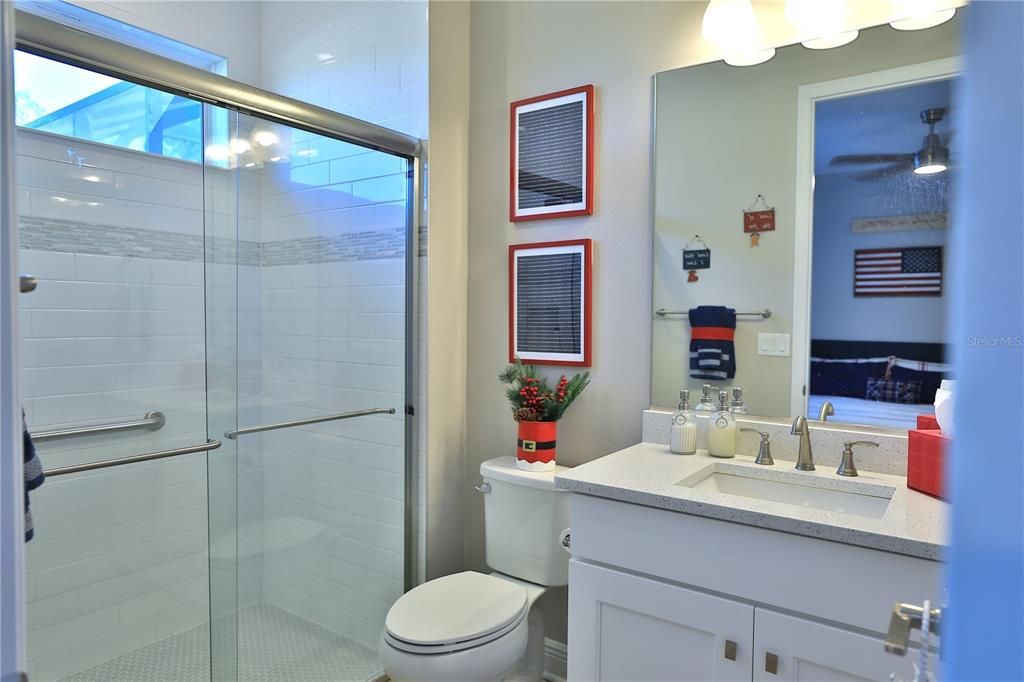 En Venta: $789,000 (3 camas, 3 baños, 2307 Pies cuadrados)