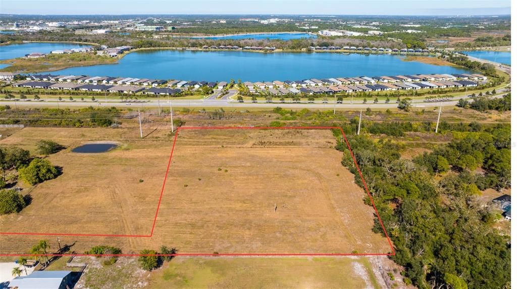 En Venta: $1,000,000 (5.01 acres)